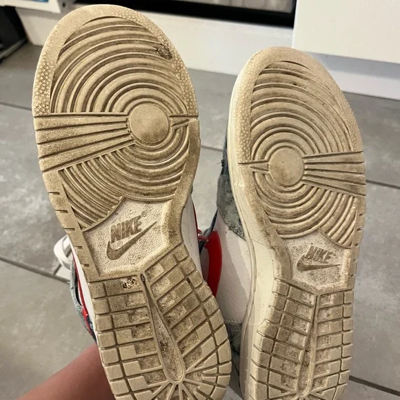 Women’s Nike Denim Dunks - Picture 3 of 4